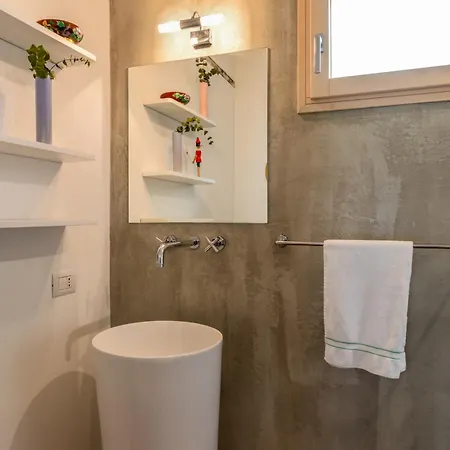 아파트 I Due Leoni *